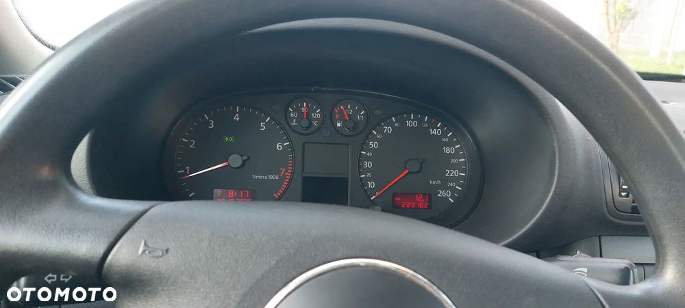 Audi A3 ver-a3-1-6-ambiente - 33