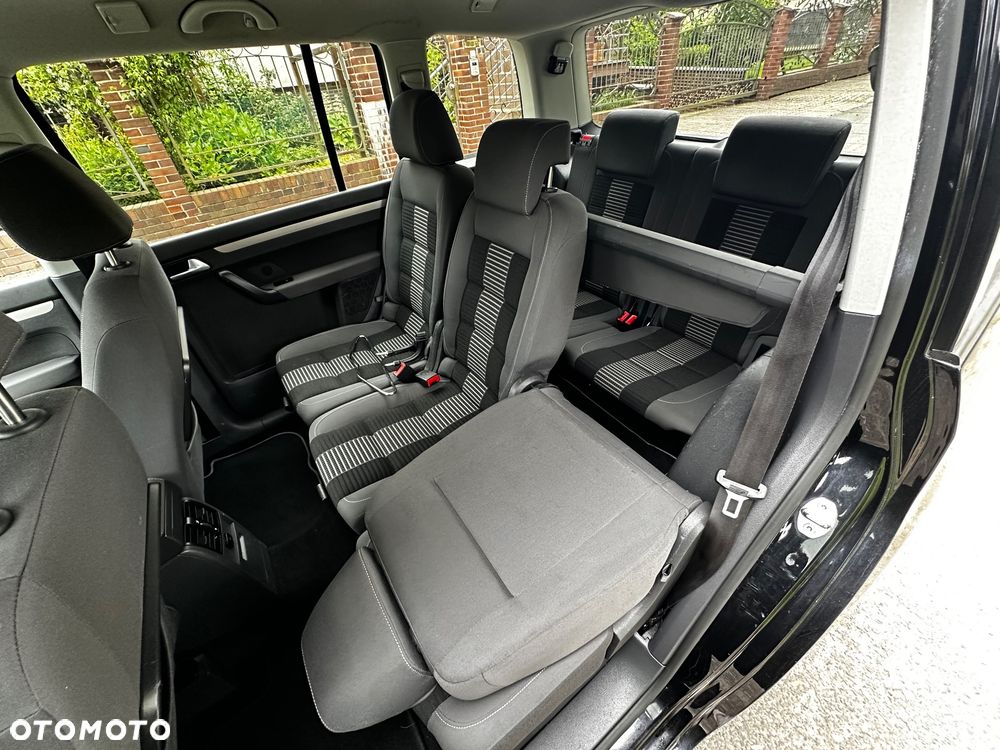Volkswagen Touran 1.9 TDI DPF DSG Trendline - 8