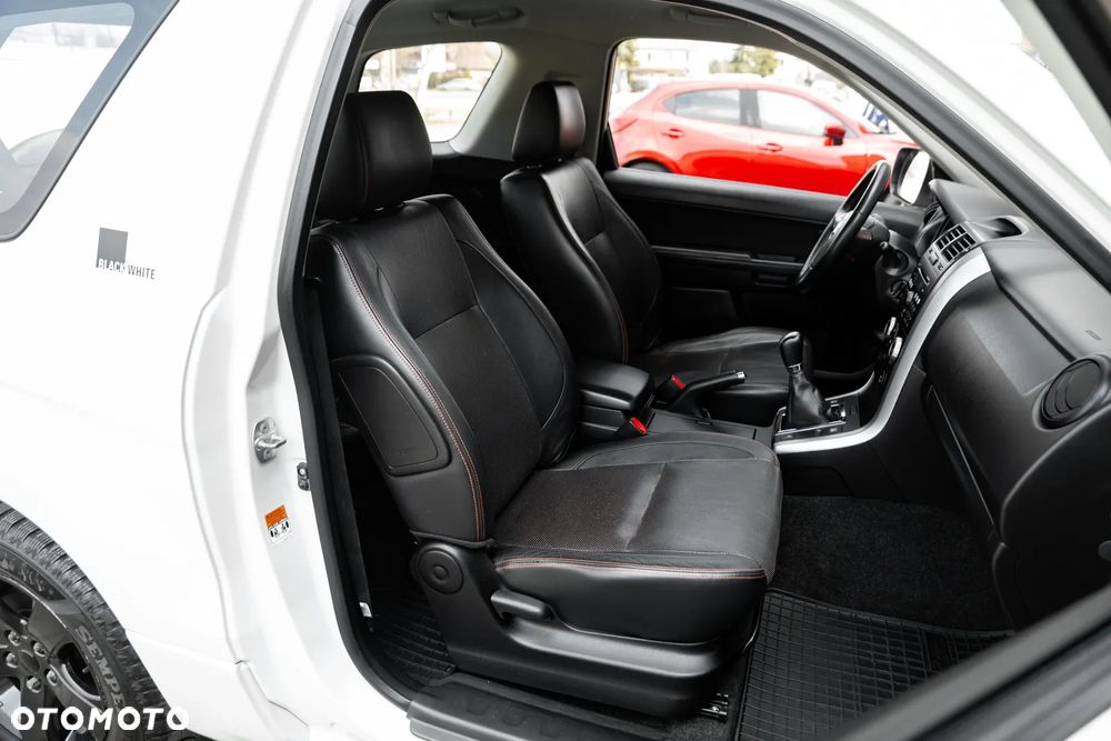Suzuki Grand Vitara 1.6 Black&White - 16