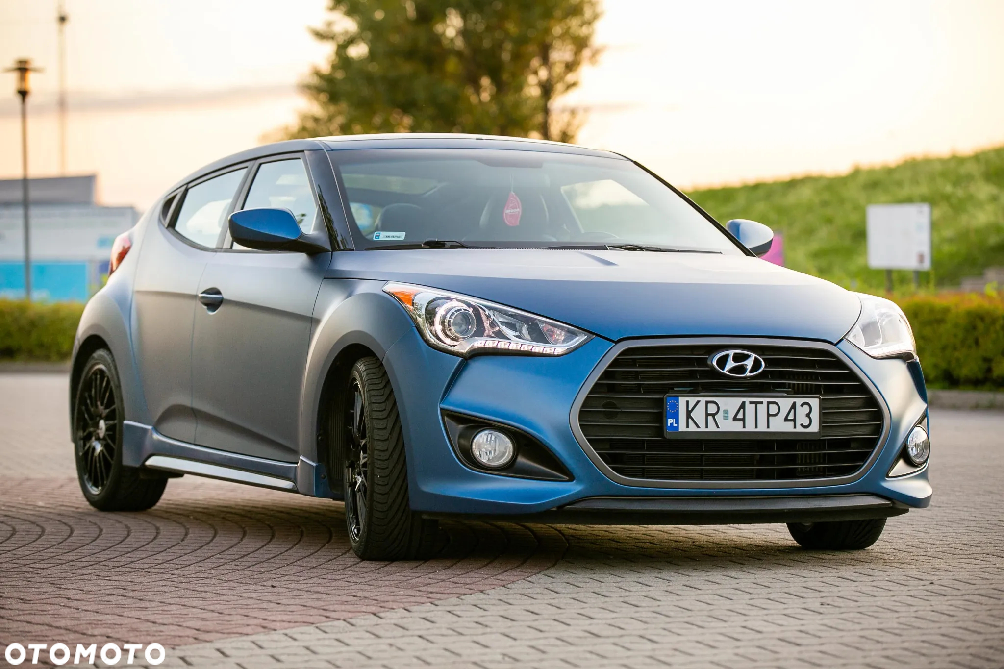 Hyundai Veloster - 2