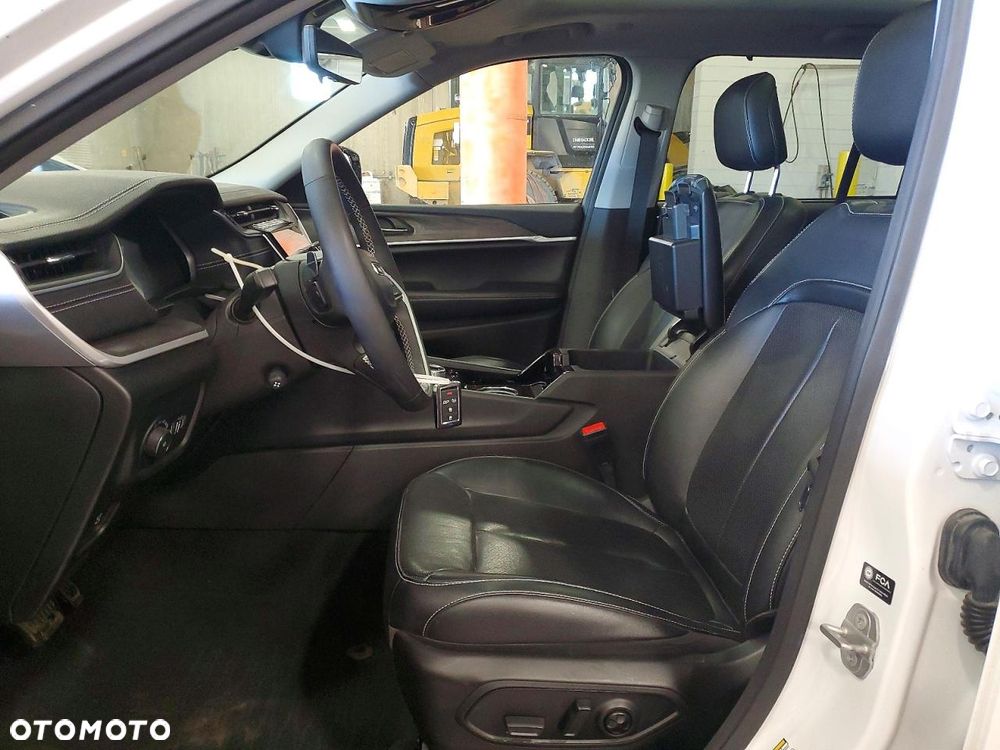 Jeep Grand Cherokee - 9