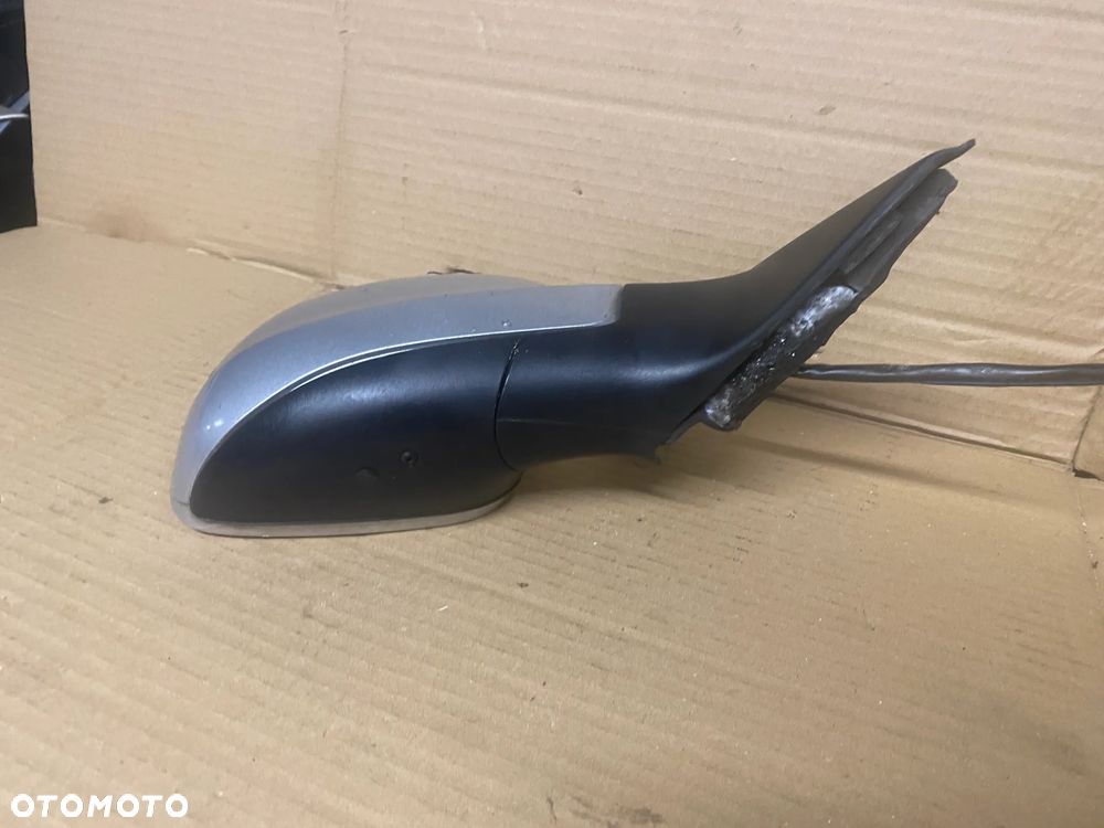 LUSTERKO PRAWE 5PIN VOLKSWAGEN PASSAT B5 - 5