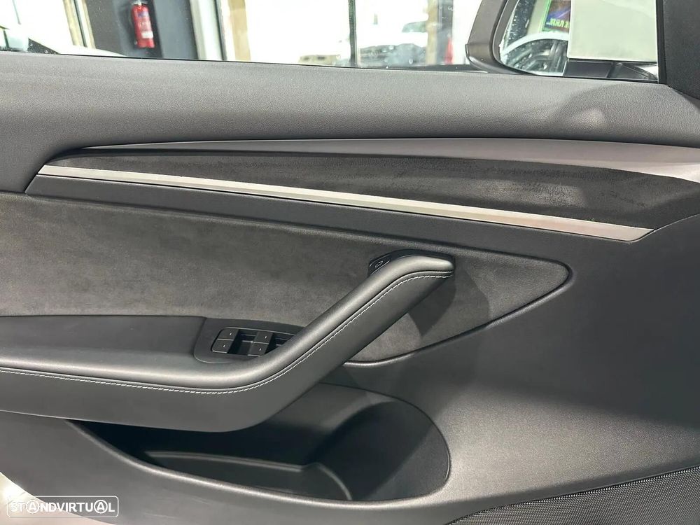 Tesla Model 3 Standard RWD - 46