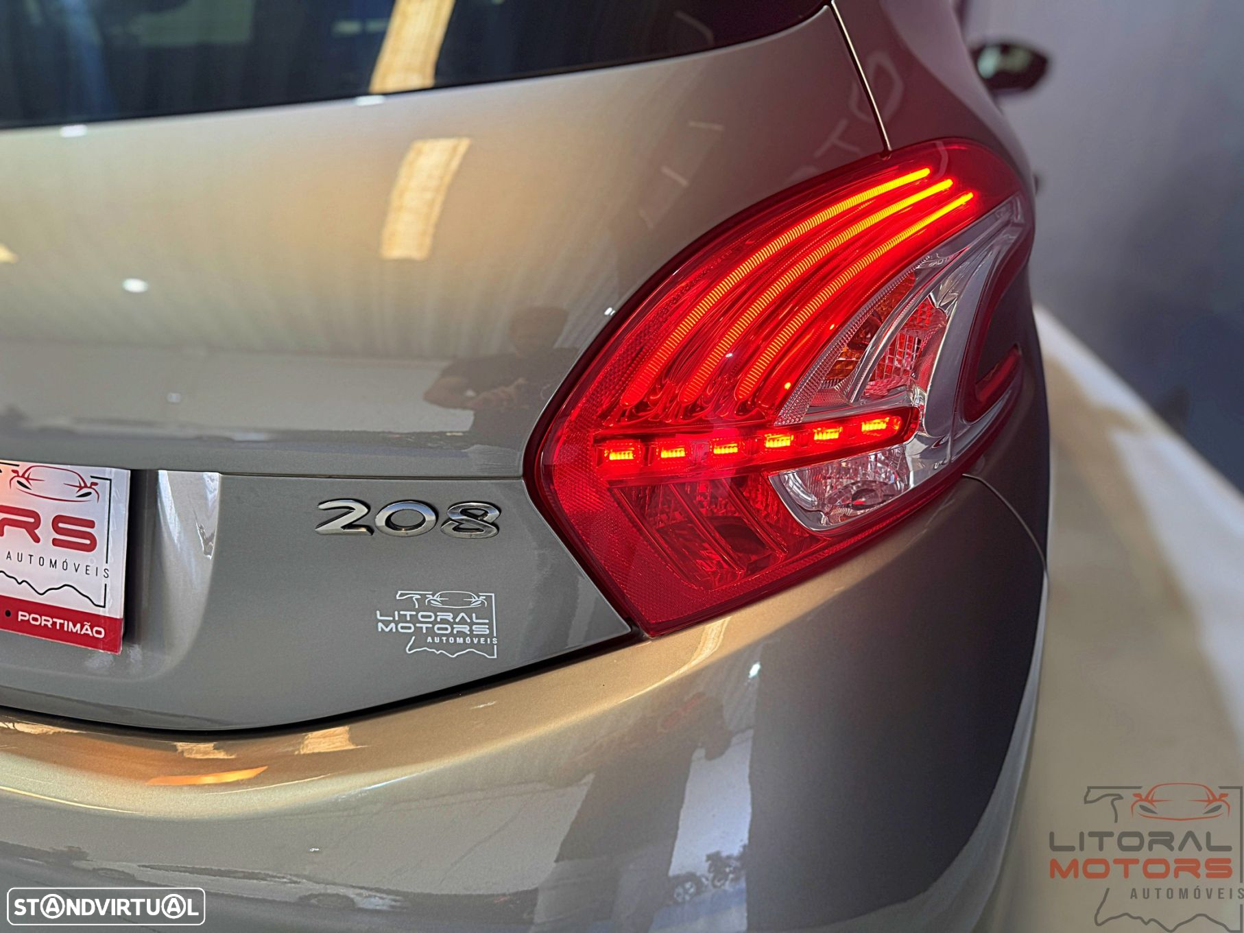 Peugeot 208 1.2 VTi SE Style - 11