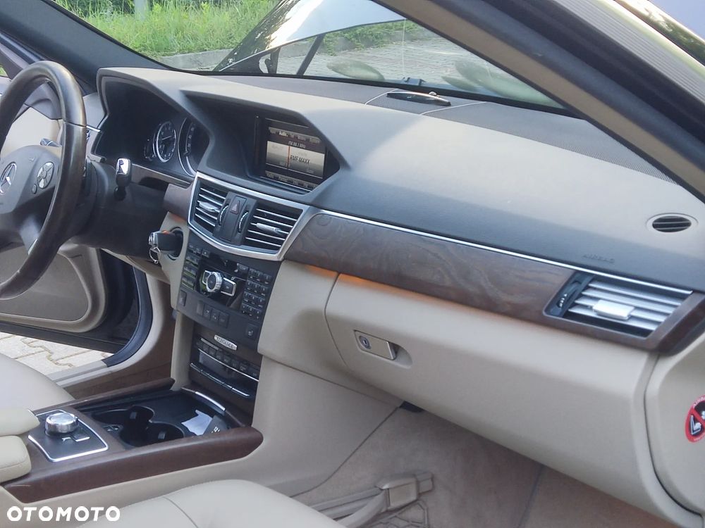 Mercedes-Benz Klasa E 220 CDI DPF BlueEFFICIENCY Automatik Elegance - 18