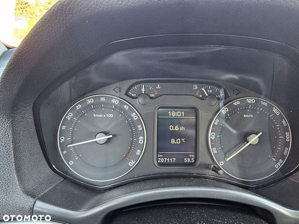 Skoda Octavia 1.6 Combi Ambiente - 7