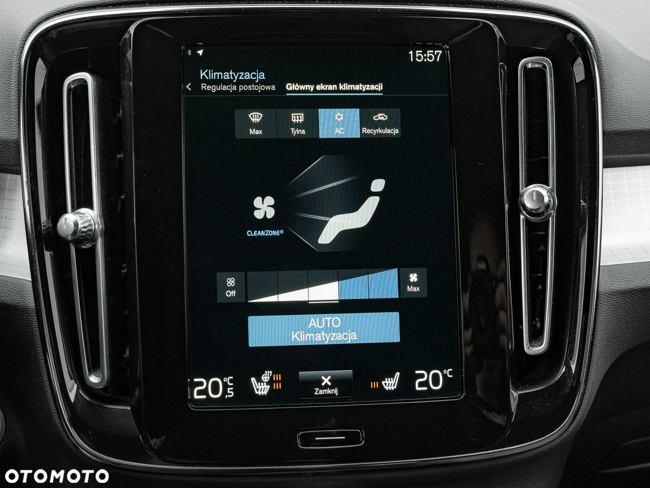 Volvo XC 40 T3 Momentum Pro - 22