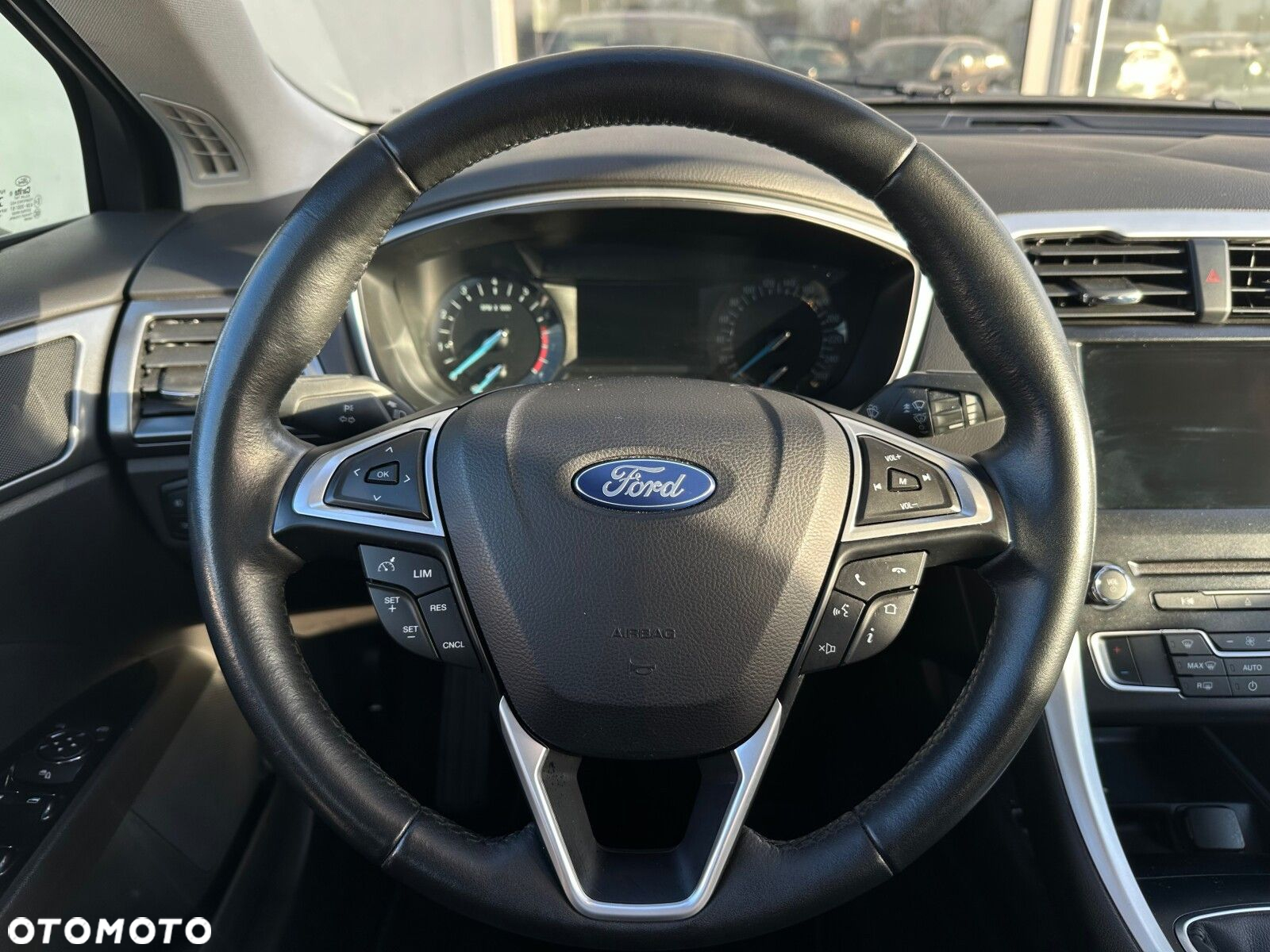 Ford Mondeo 1.5 EcoBoost Trend - 17