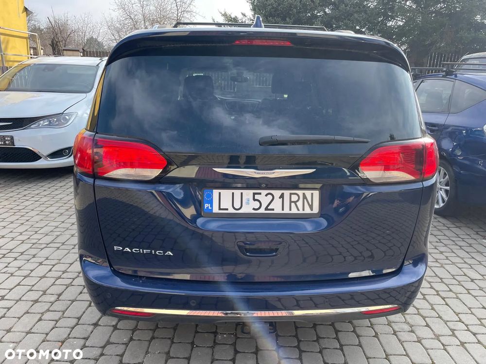 Chrysler Pacifica - 3