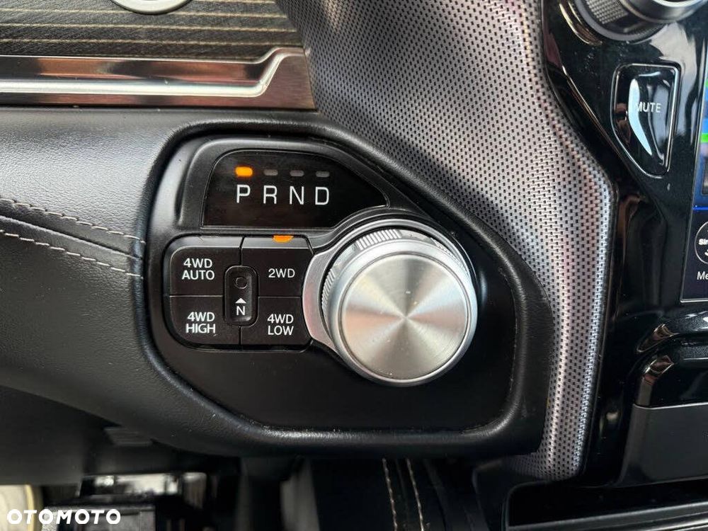 RAM 1500 5.7 Crew Cab Limited - 23