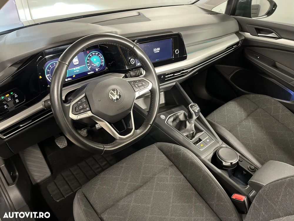 Volkswagen Golf - 10