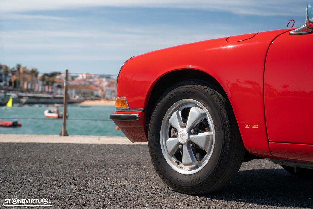 Porsche 911 Série F - 11