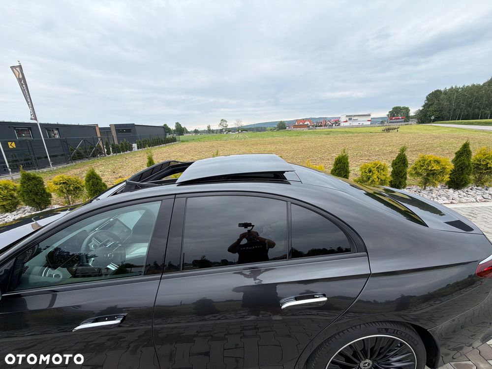 Mercedes-Benz Klasa E 220 d 4Matic 9G-TRONIC Edition AMG Line - 16