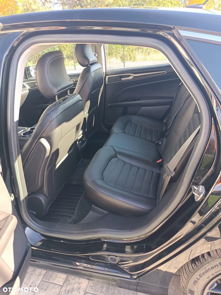 Ford Fusion 2.0 EcoBoost Titanium - 11