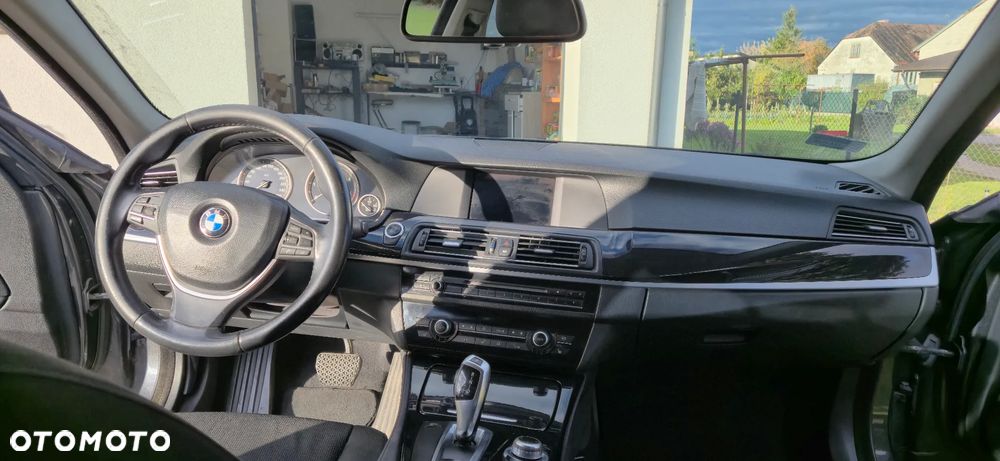BMW Seria 5 520d Touring - 10