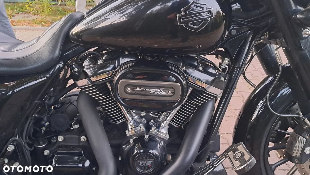 Harley-Davidson Touring Street Glide - 10