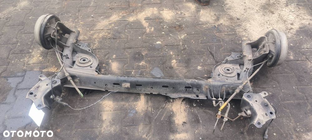 BELKA / SANKI TYŁ RENAULT CLIO IV - 5