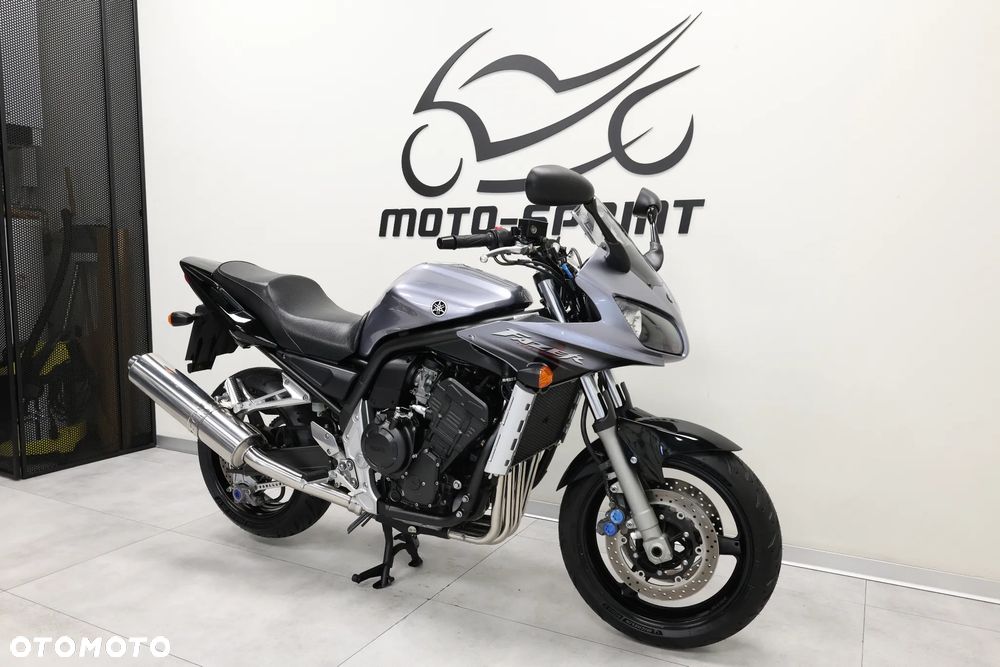 Yamaha FZS - 4