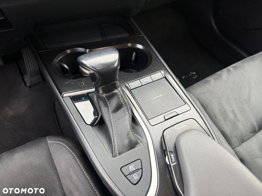 Lexus UX 250h Elegance 2WD - 20