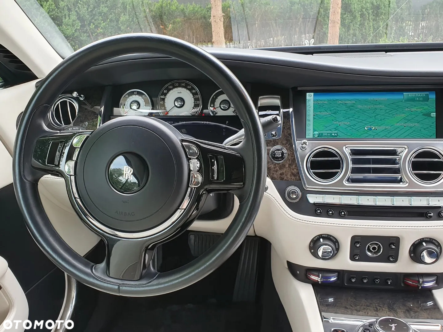 Rolls-Royce Wraith - 20