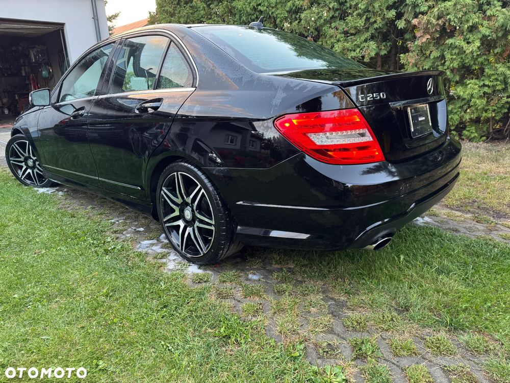 Mercedes-Benz Klasa C 250 CGI BlueEff Avantgarde - 11