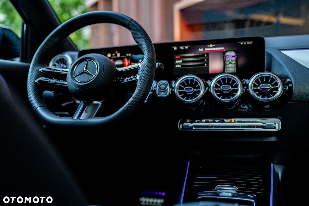 Mercedes-Benz GLA 200 mHEV AMG Line 7G-DCT - 21