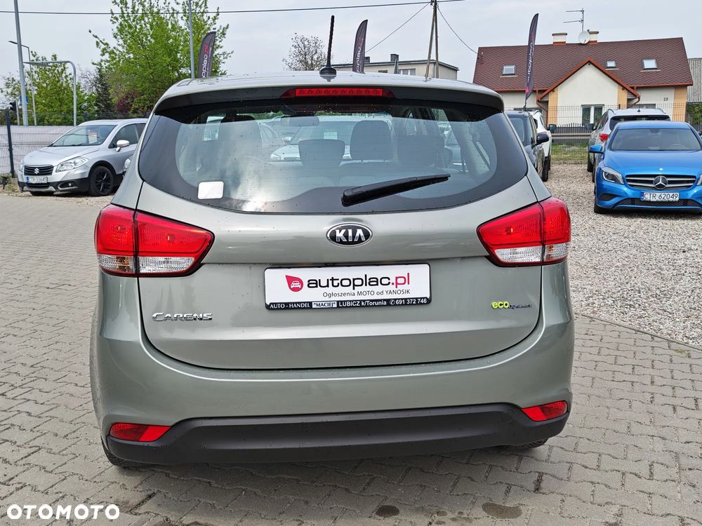 Kia Carens - 7