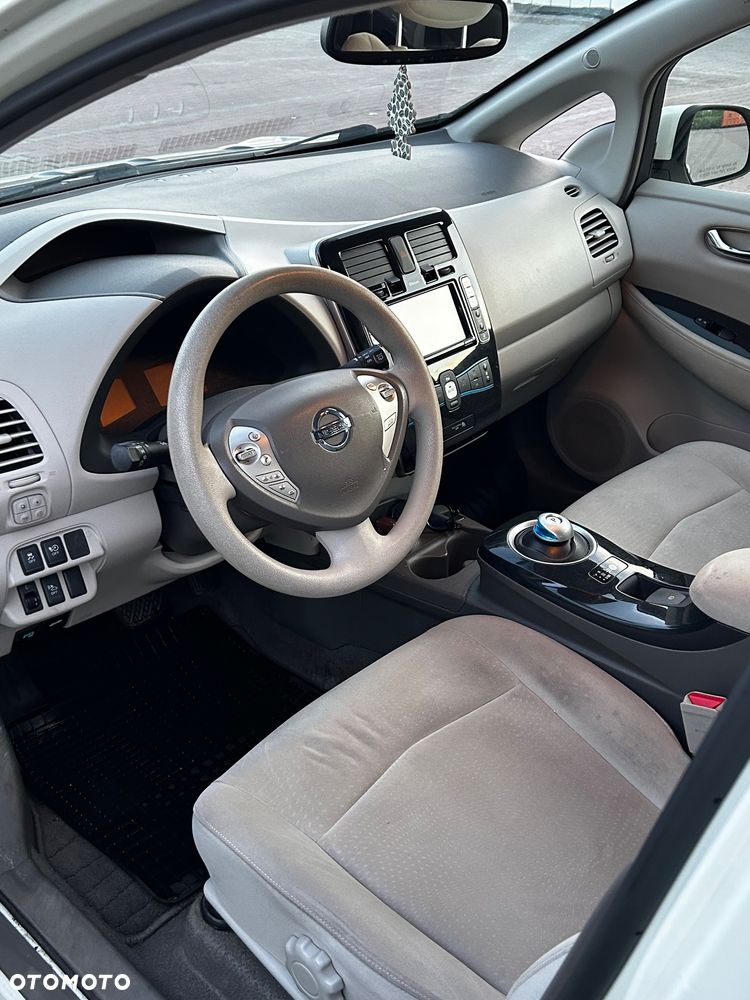Nissan Leaf 24 kWh (mit Batterie) Visia + - 8
