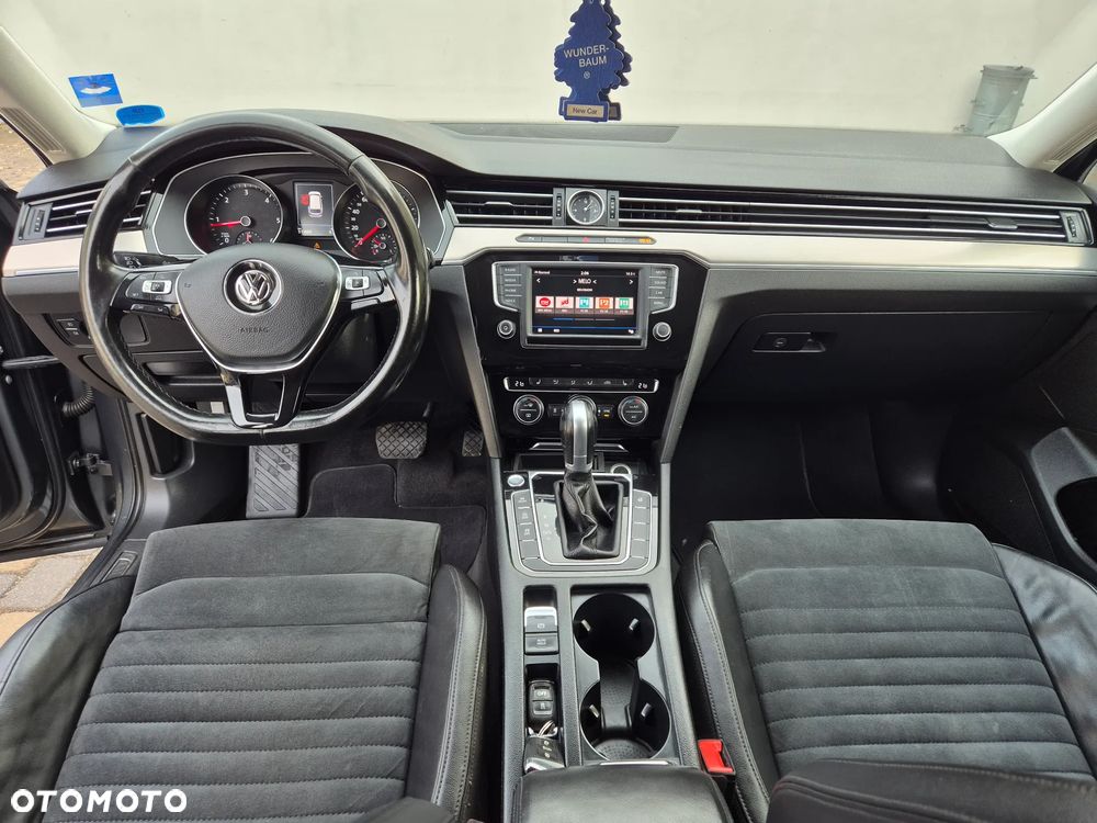 Volkswagen Passat 2.0 TDI SCR (BlueMotion Technology) DSG Highline - 9