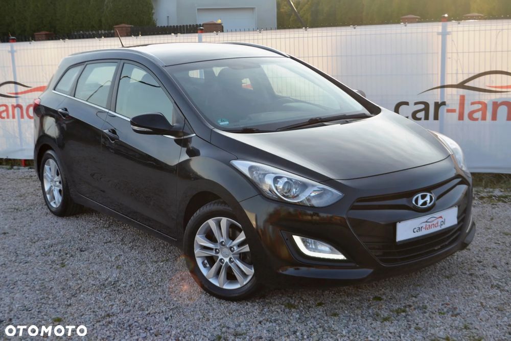 Hyundai i30 blue 1.6 CRDi Classic Navigation - 1