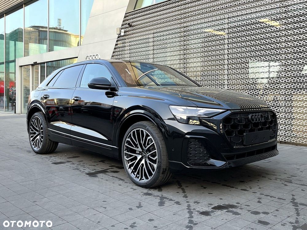 Audi Q8 - 11