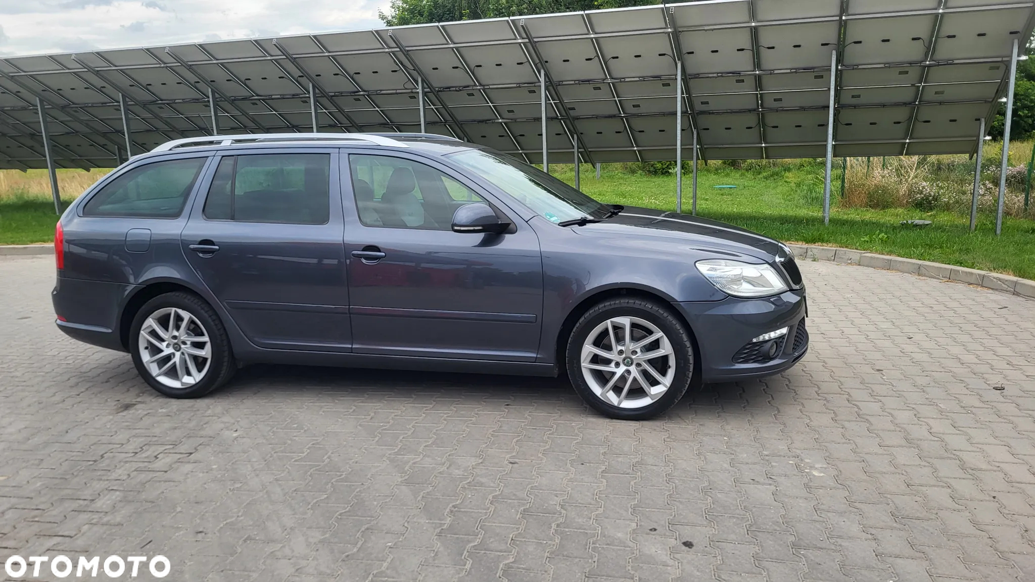 Skoda Octavia Combi 2.0 TDI CR DPF RS - 13
