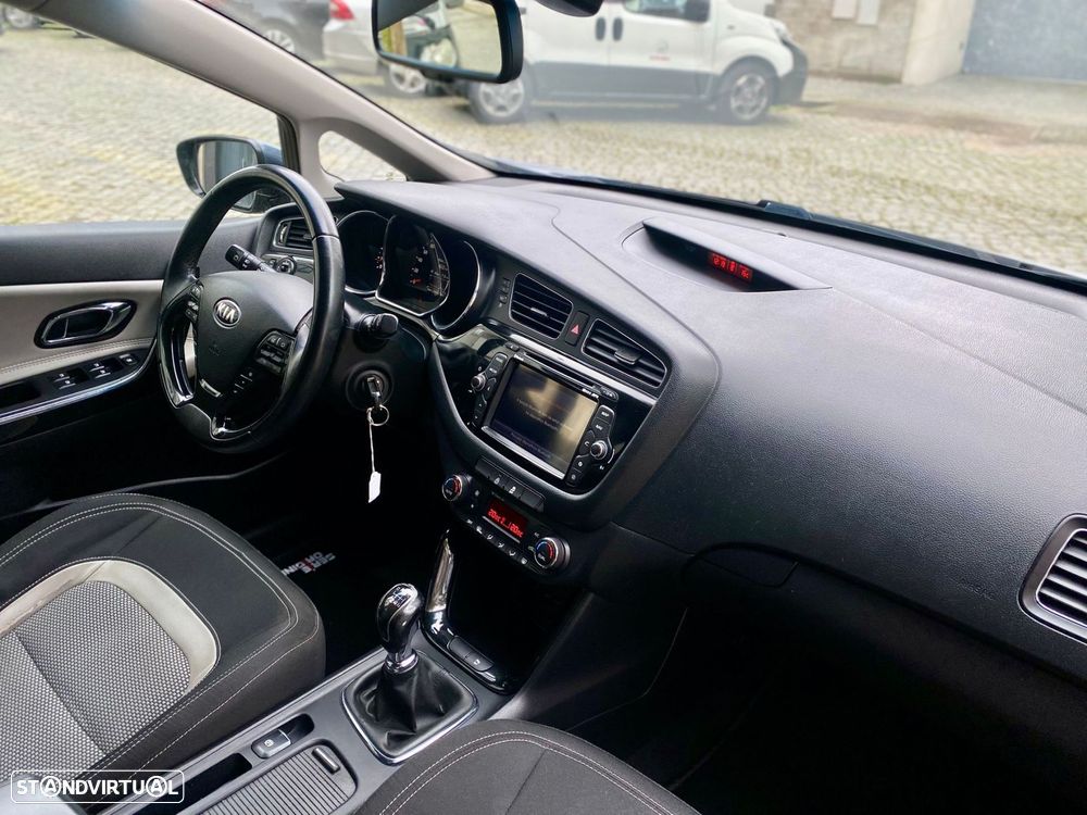 Kia Ceed SW 1.6 CRDi ECO - 27