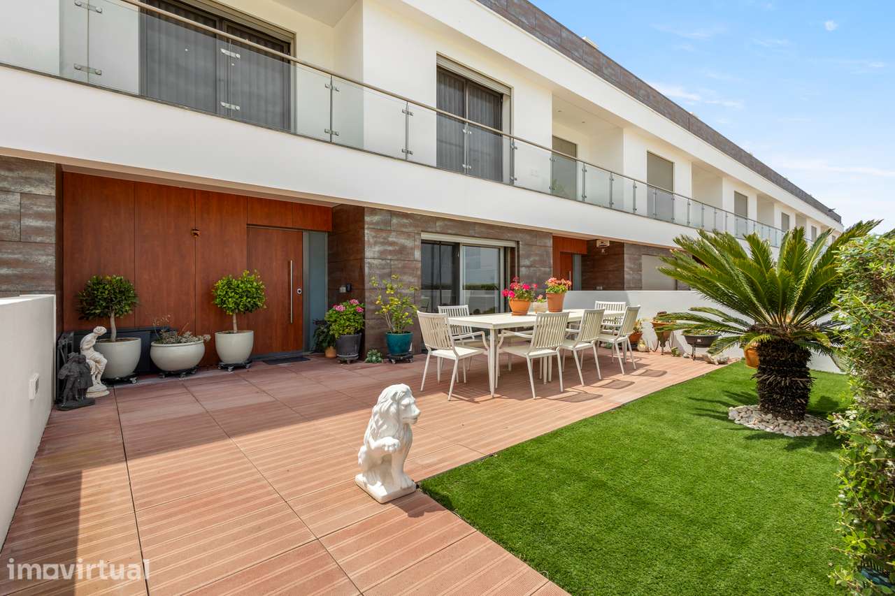 Moradia T4 com Vista Mar, Jacuzzi e Energia Solar - Lourinhã - Grande imagem: 2/35