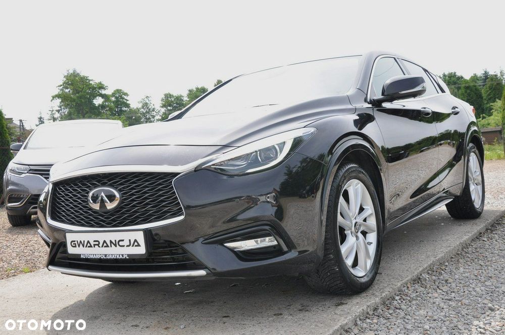 Infiniti Q30 1.6t DCT Premium Tech - 6