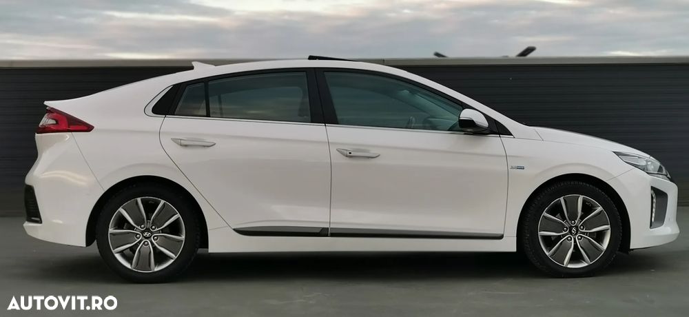 Hyundai IONIQ 1.6 GDI Premium - 4