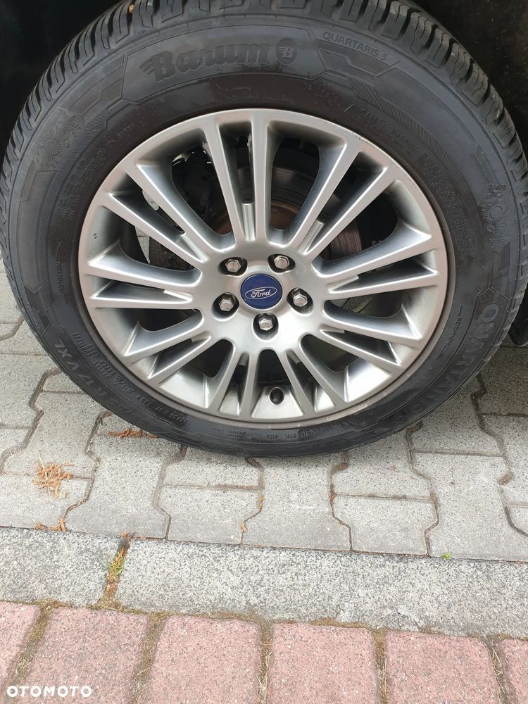Ford Kuga 2.0 TDCi 4x4 Titanium - 41