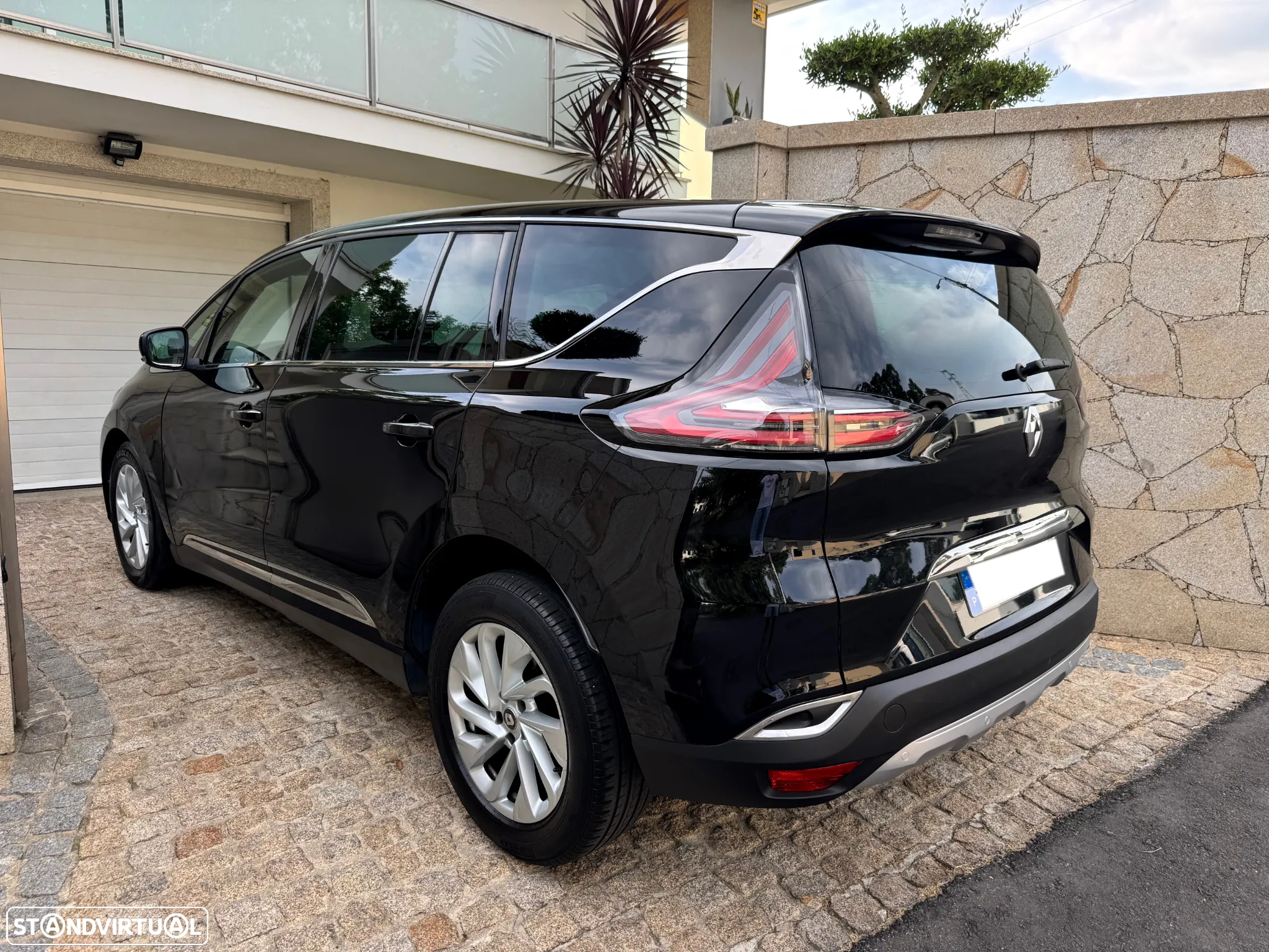 Renault Espace 1.6 dCi Initiale Paris EDC - 4