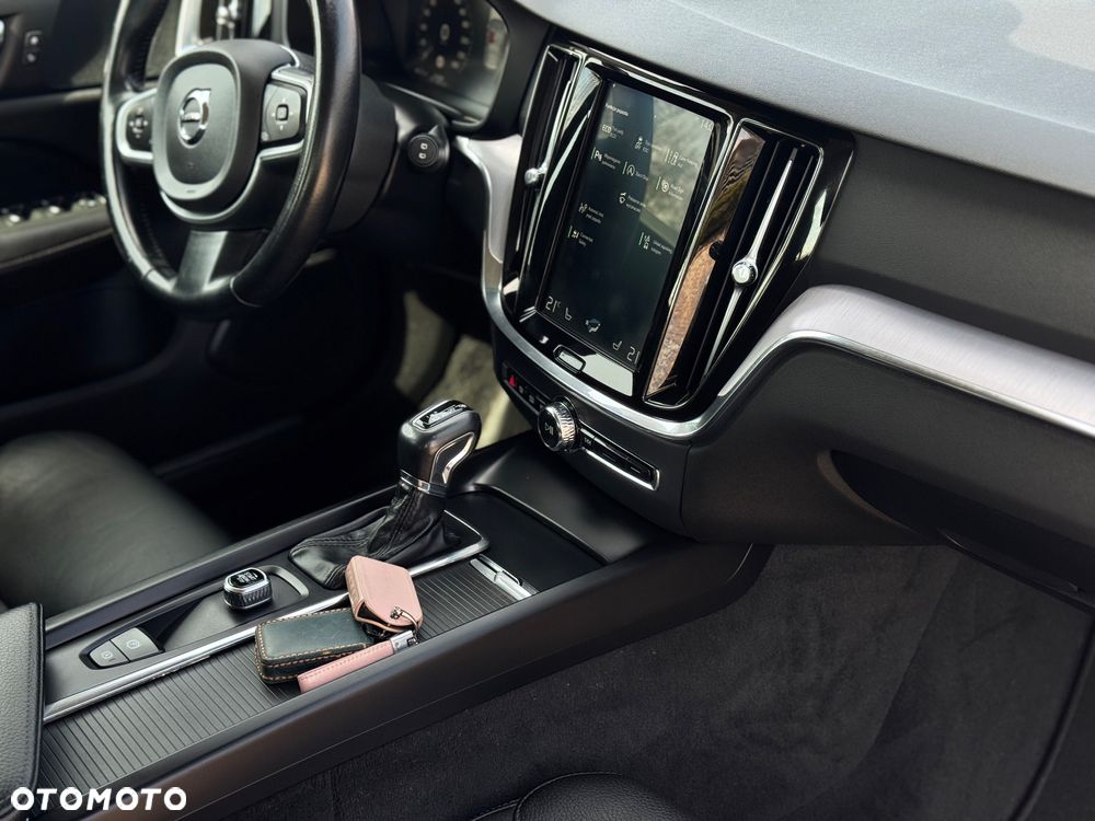 Volvo V60 D3 Momentum Pro - 19