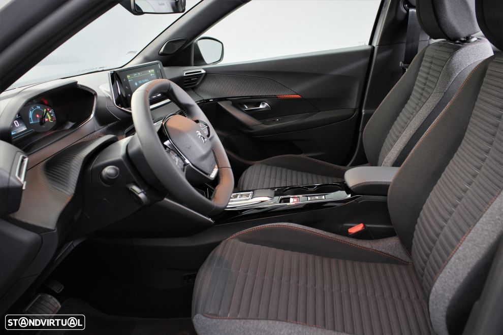 Peugeot e-2008 - 23