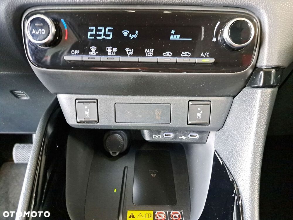 Toyota Yaris Hybrid 1.5 Style - 25