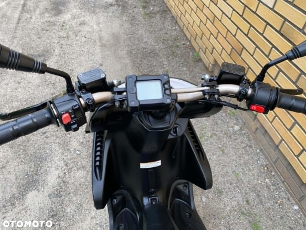 Yamaha Aerox - 8