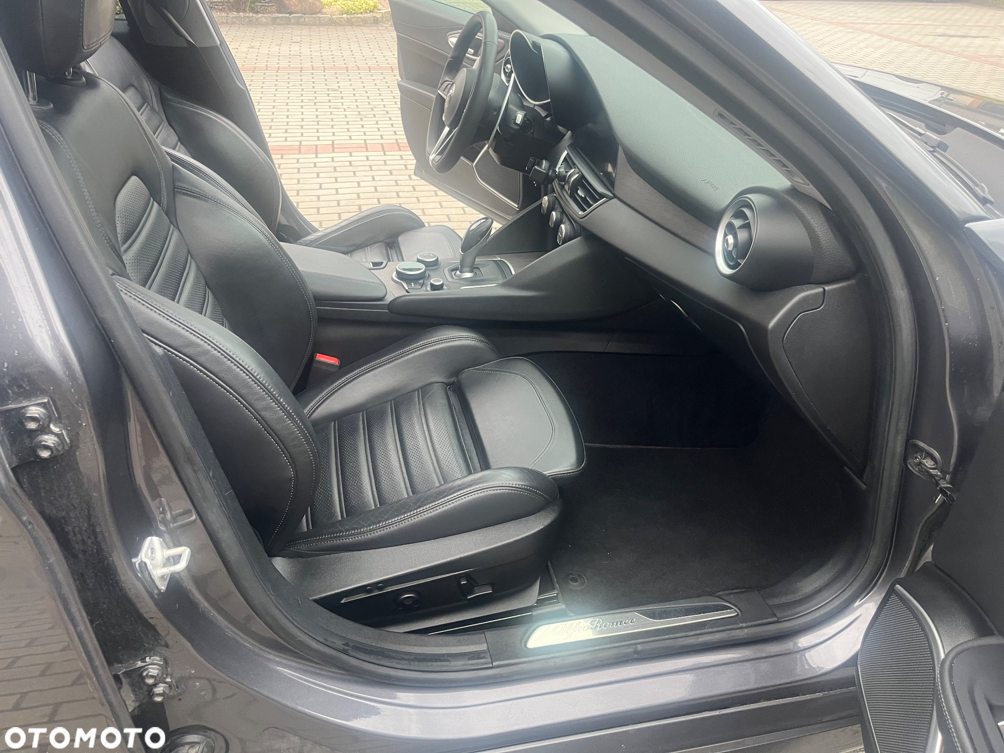 Alfa Romeo Giulia 2.0 Turbo 16V AT8 Veloce - 16