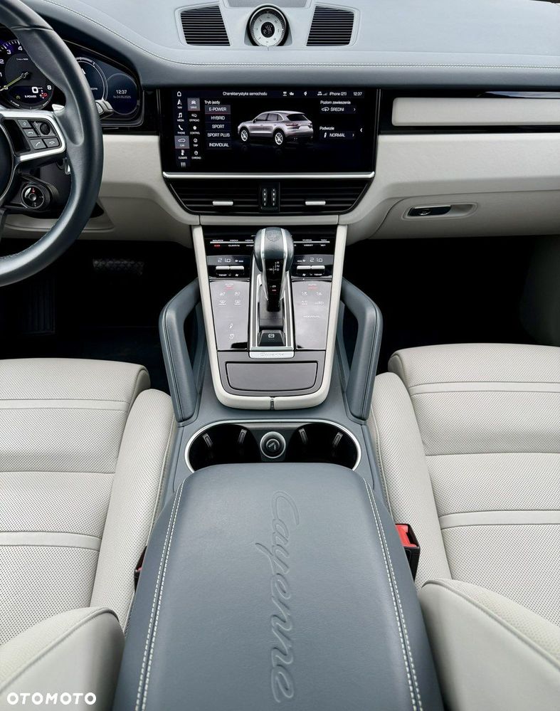 Porsche Cayenne - 15