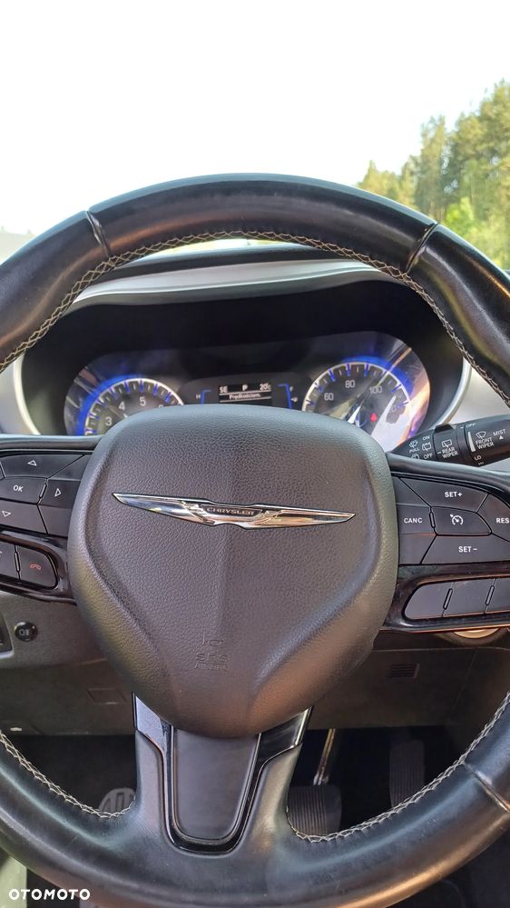 Chrysler Pacifica - 11