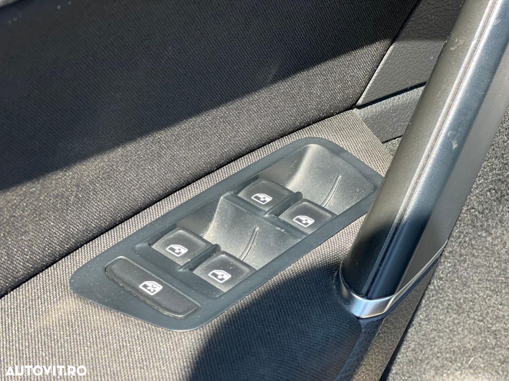 Volkswagen Golf 1.6 TDI DSG Highline - 11