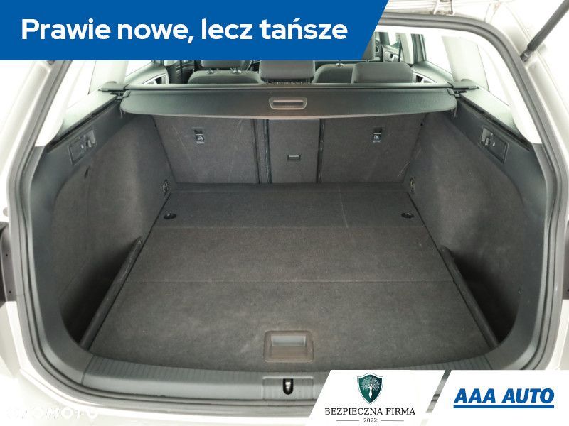 Volkswagen Golf Variant - 13