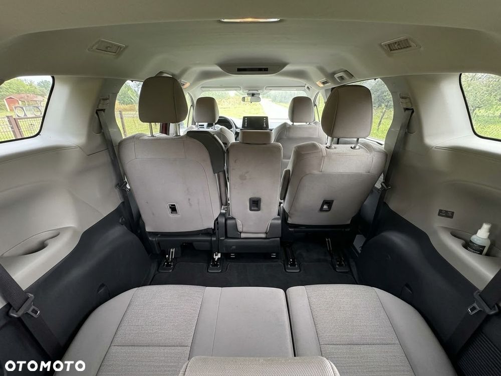 Toyota Sienna - 8