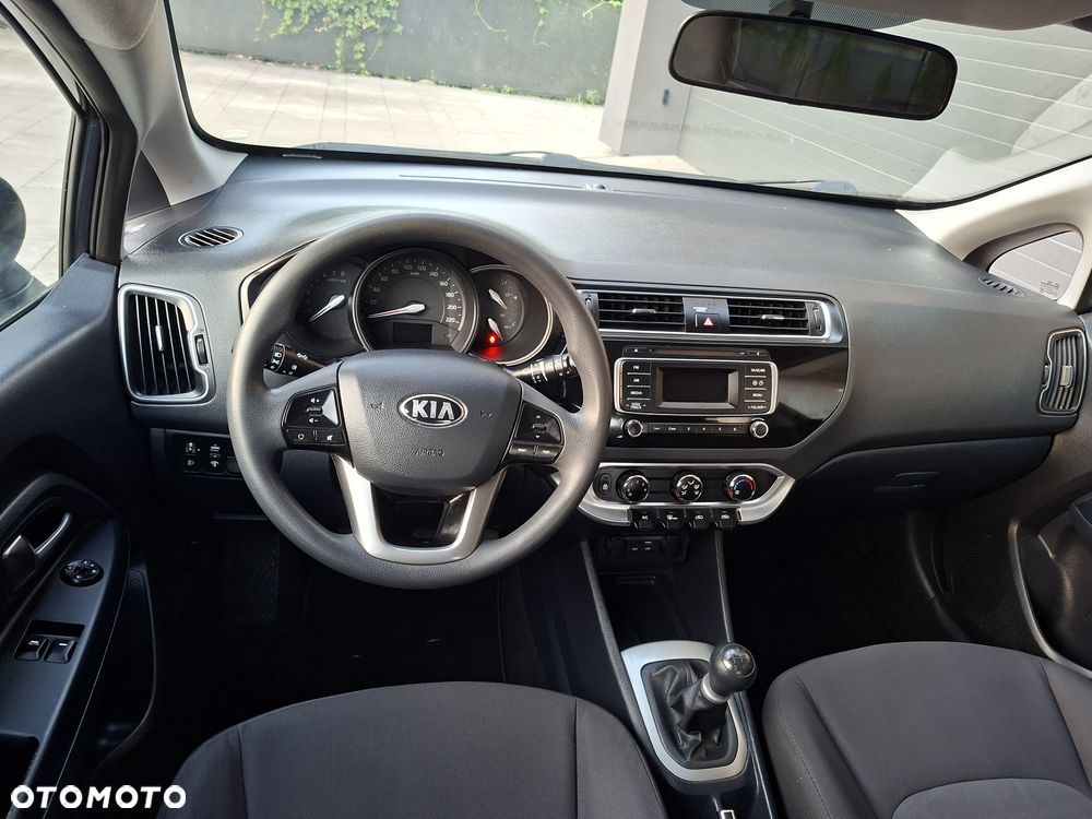 Kia Rio - 7