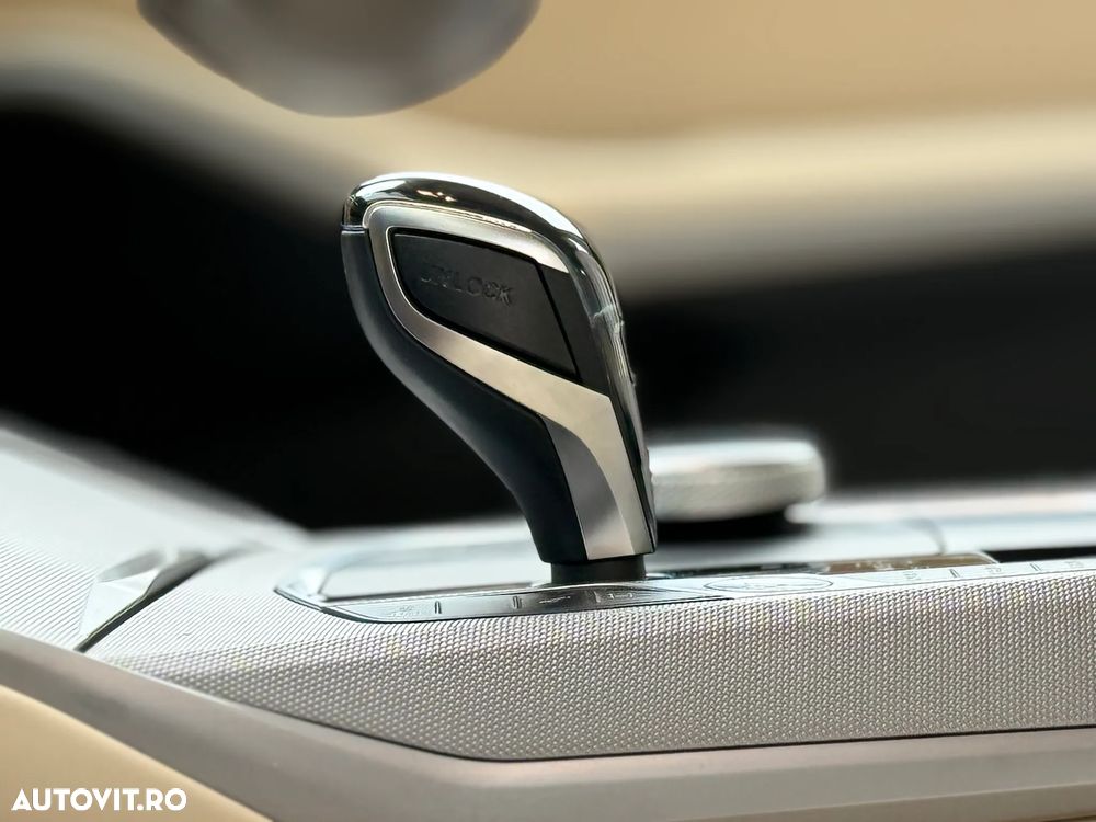 BMW Seria 3 330e Aut. Advantage - 11